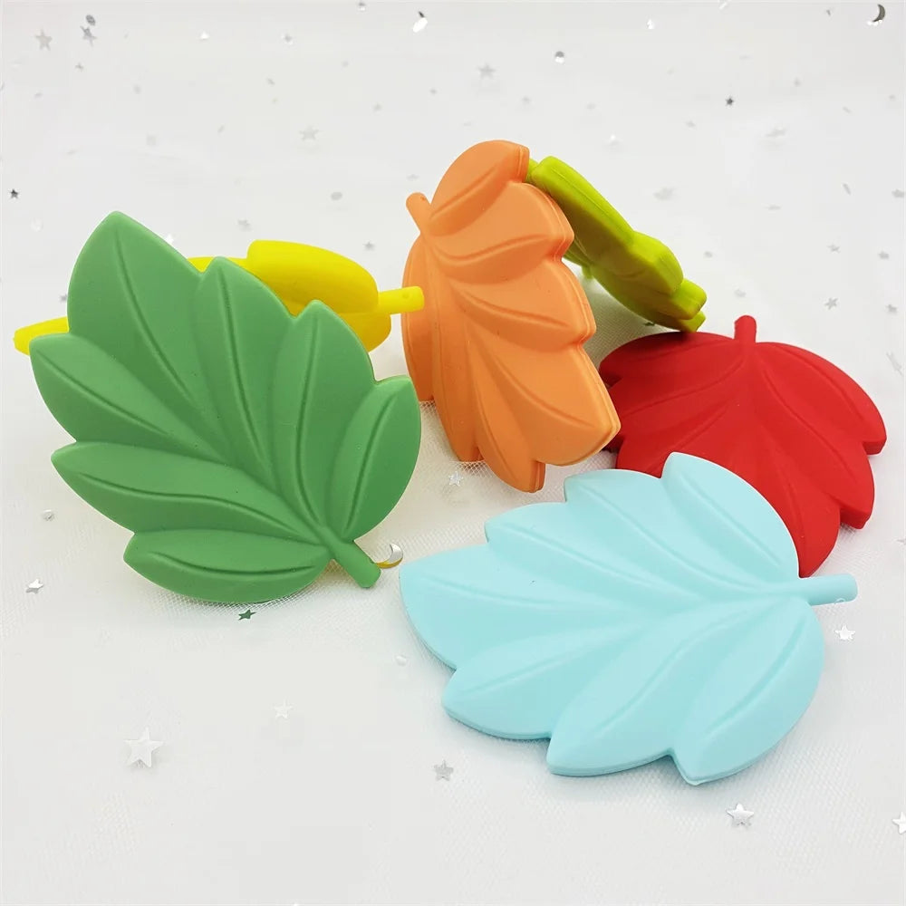5pcs food grade silicone baby teether baby teething toy pendant bear rabbit cat dinosaur beads DIY hippo lion chew